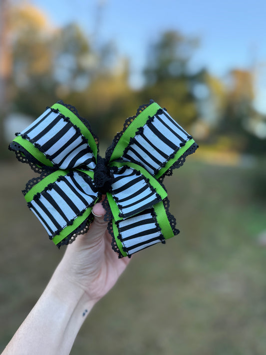 Showtime Bow Green - 6”
